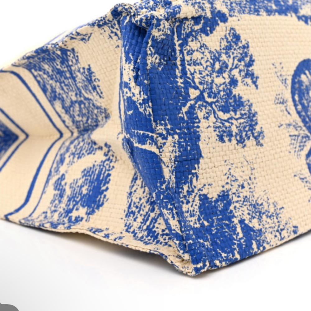 New in bag Christian Dior Beauty DiorivieraTote Blue/Cream Tote Bag - Picture 3 of 8